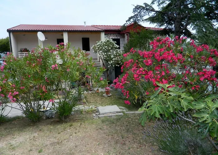 Katarina * Betina (Sibenik-Knin)